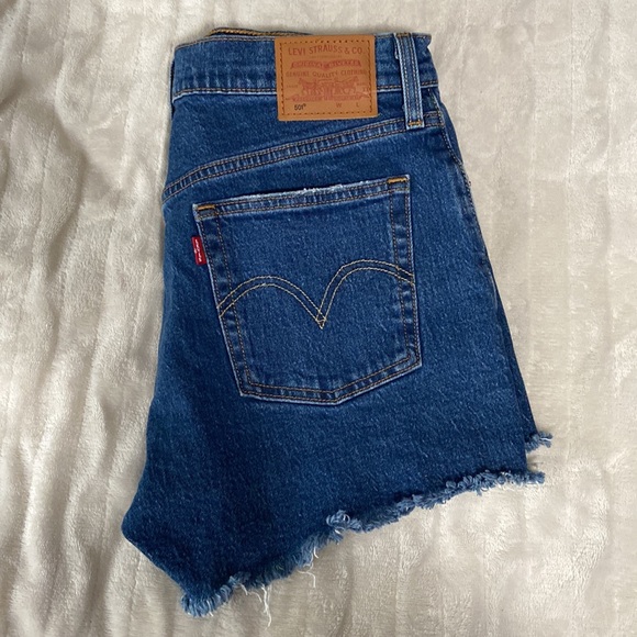 Levi’s 501 Wedgie fit shorts - Picture 7 of 8